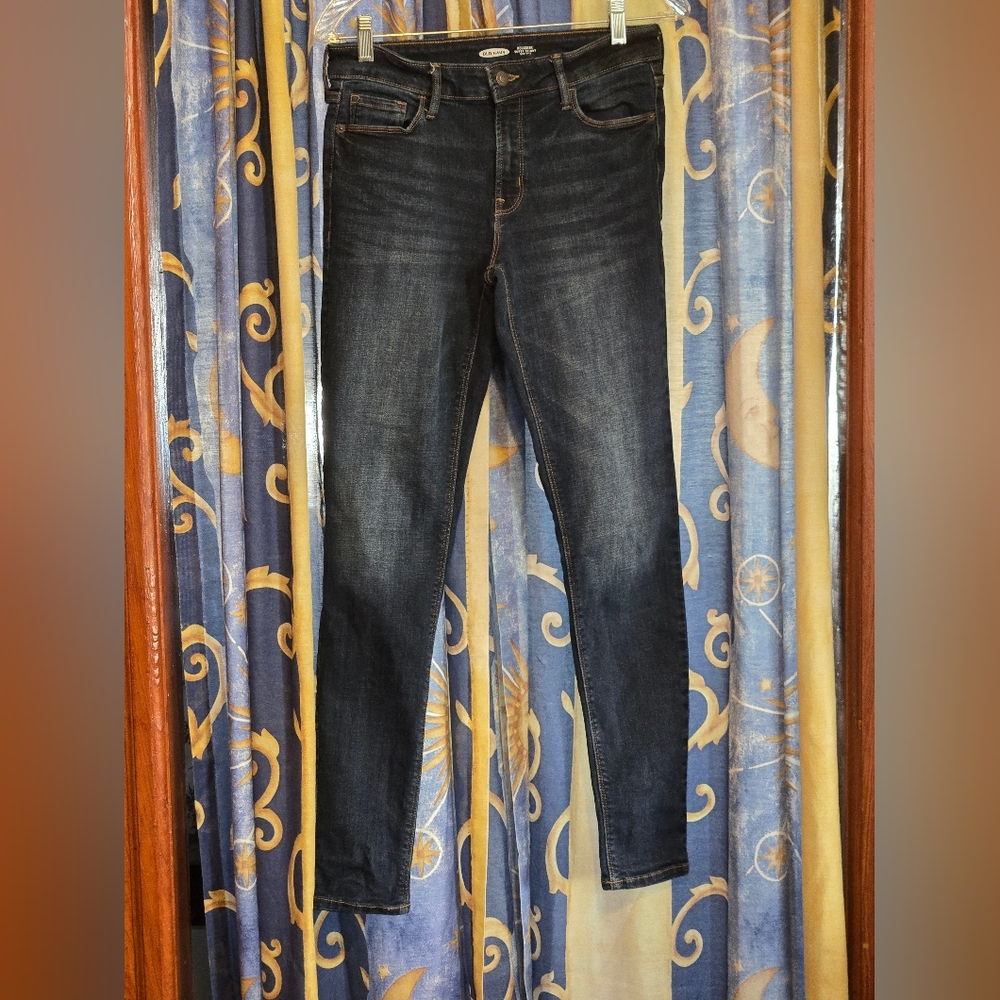 Old Navy Rockstar SuperSkinny Mid-Rise Size 8 Long
